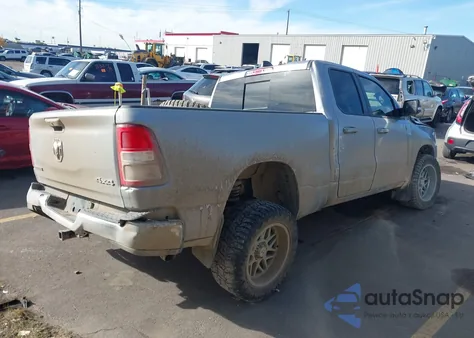 2022 Ram 1500 Big Horn 4X4 6'4 Box z USA, uszkodzony, nr VIN 1C6RRFBG7NN342010